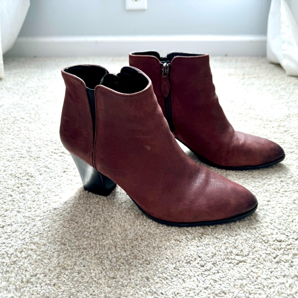 Franco Sarto Boots Womens 9.5 Side Zip Ankle Bootie Burgundy Leather